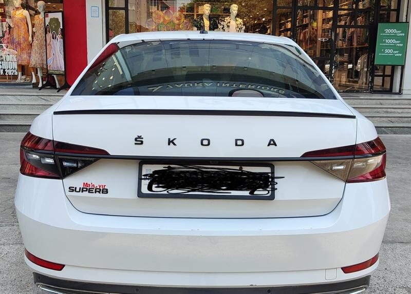 '20 Skoda Superb Sportline