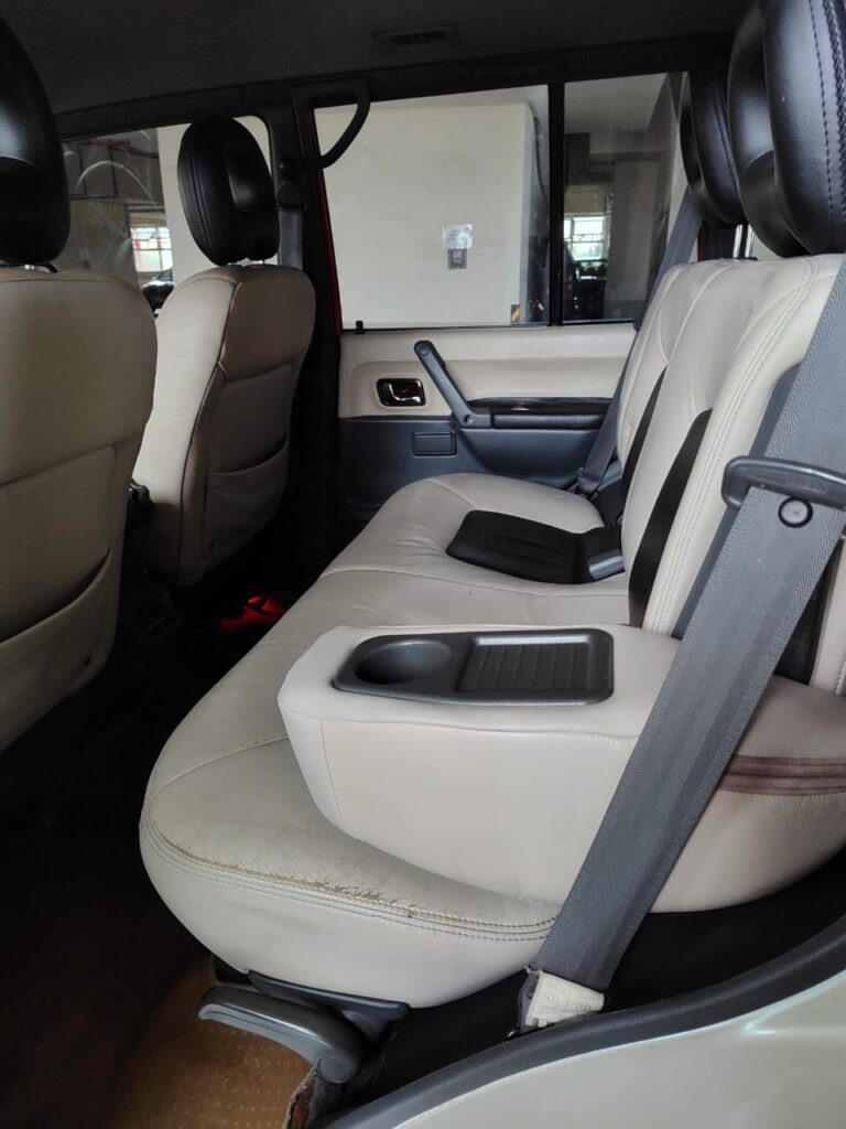 '07 Pajero GLX with ABS and Airbags