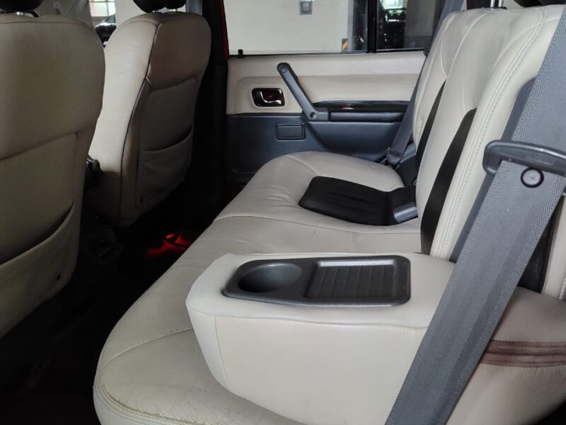 '07 Pajero GLX with ABS and Airbags