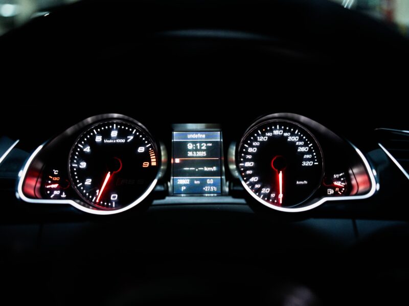 '12 Audi RS5 V8