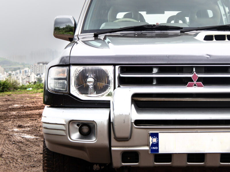'09 Mitsubishi Pajero SFX