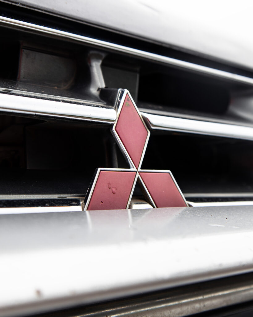 '09 Mitsubishi Pajero SFX