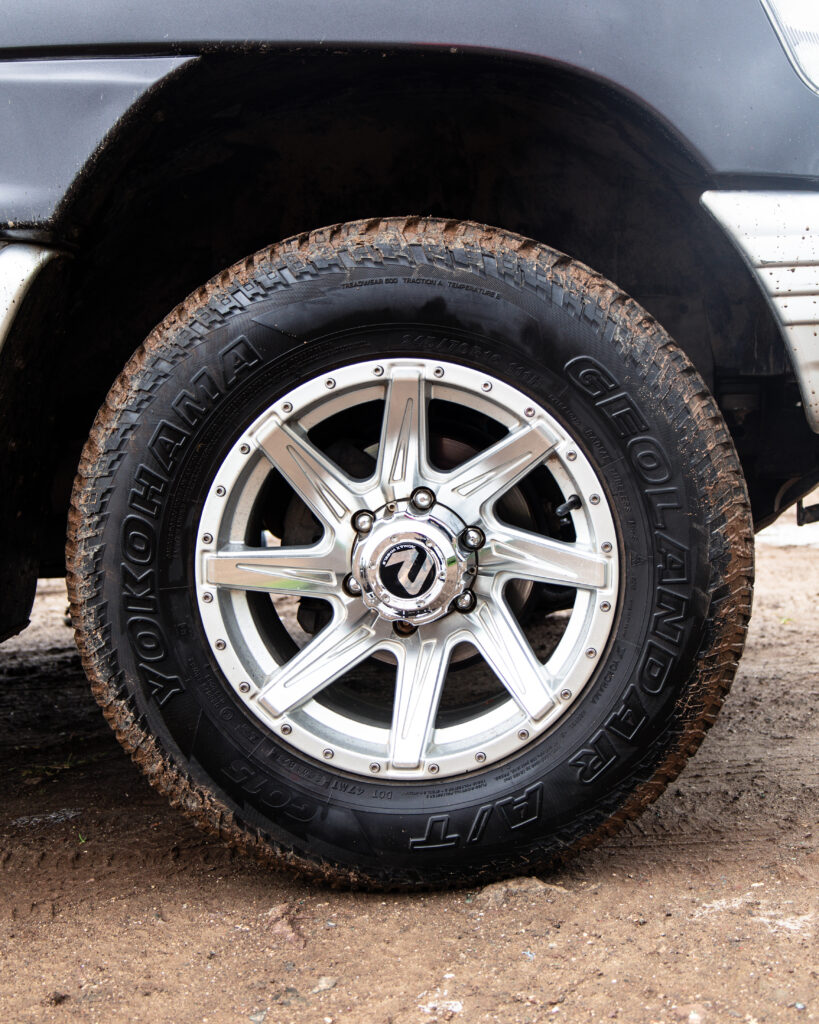 '09 Mitsubishi Pajero SFX