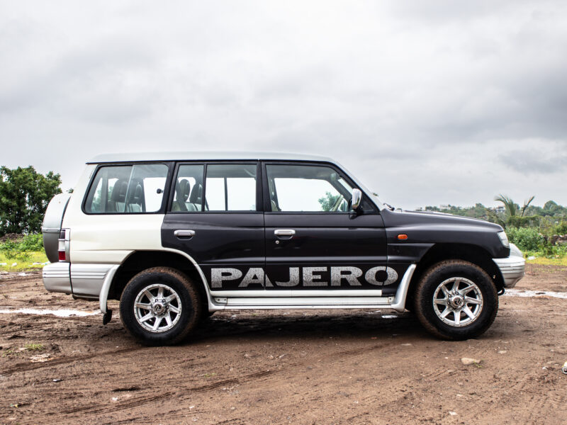 '09 Mitsubishi Pajero SFX