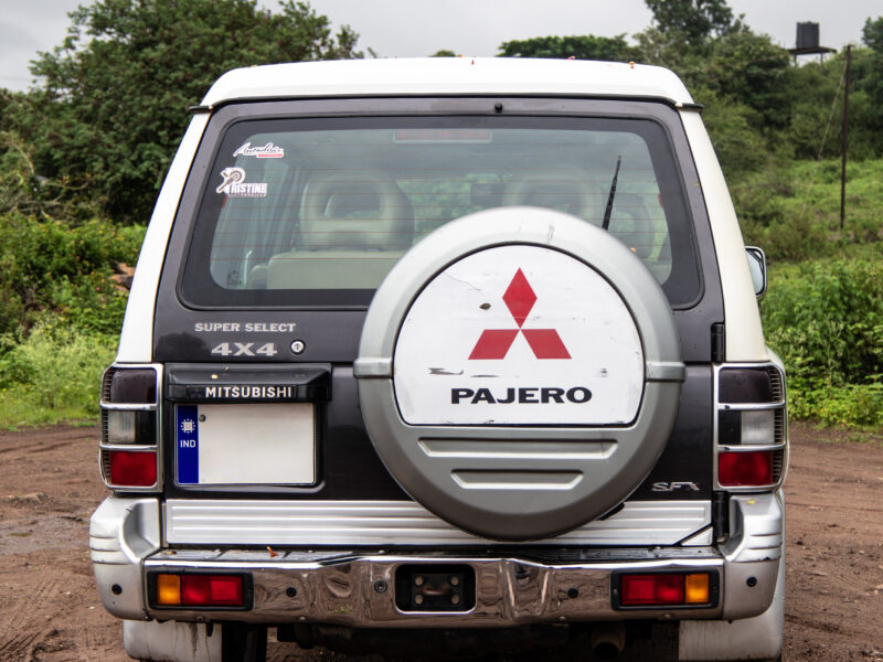 '09 Mitsubishi Pajero SFX