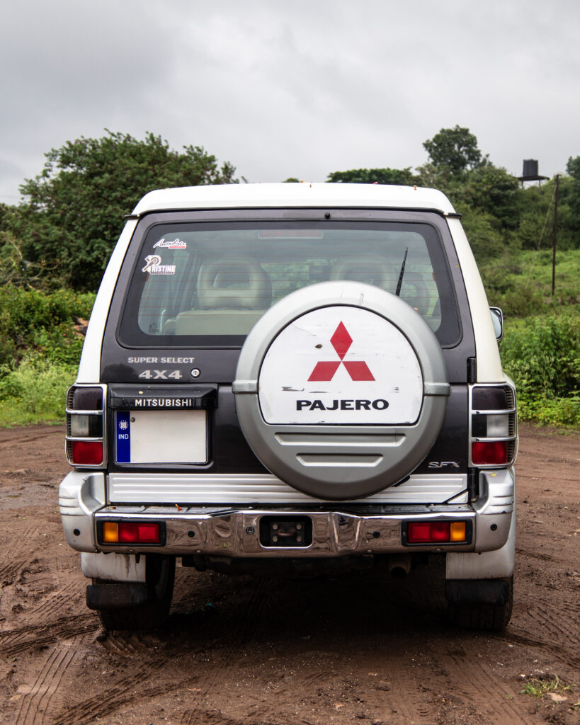 '09 Mitsubishi Pajero SFX