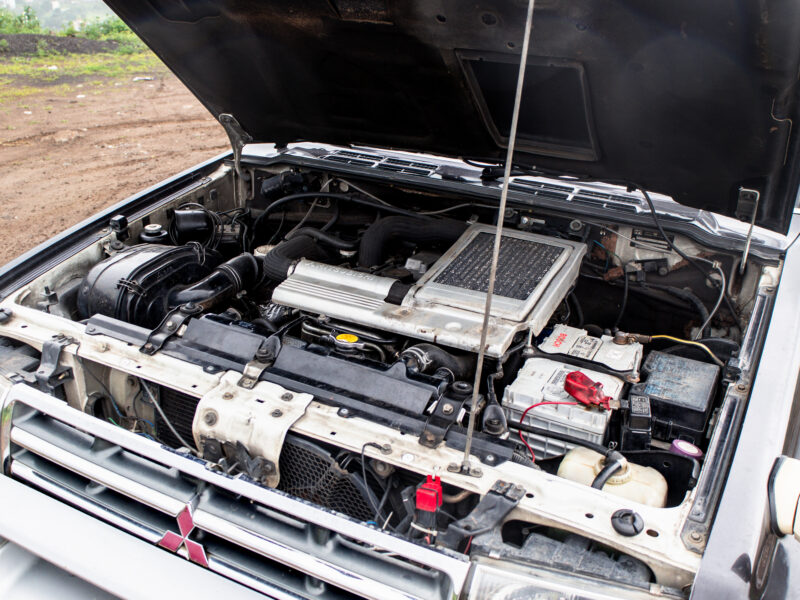 '09 Mitsubishi Pajero SFX