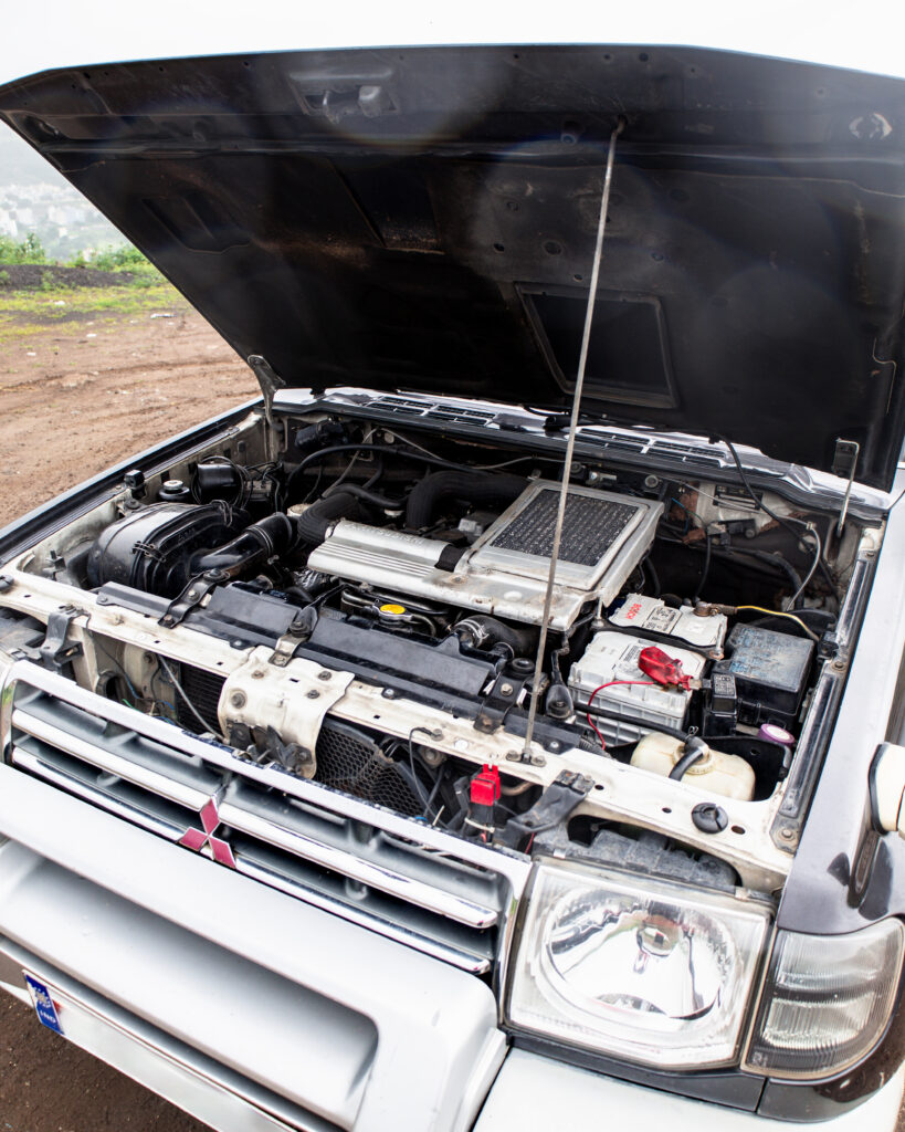 '09 Mitsubishi Pajero SFX