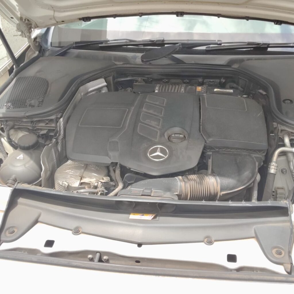 '19 Mercedes-Benz E220d