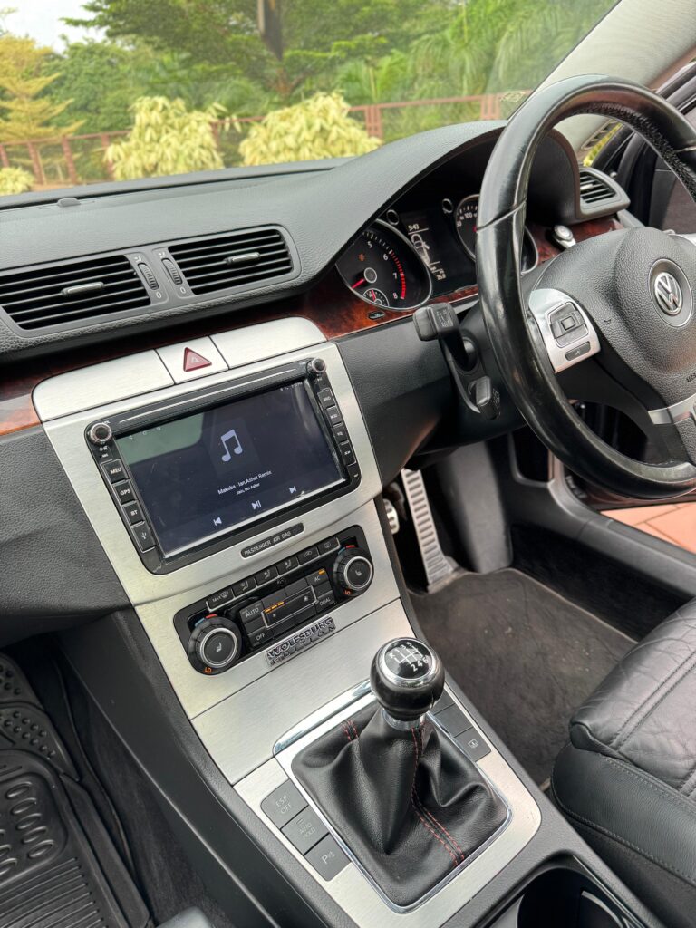 '10 VW Passat Highline CBU