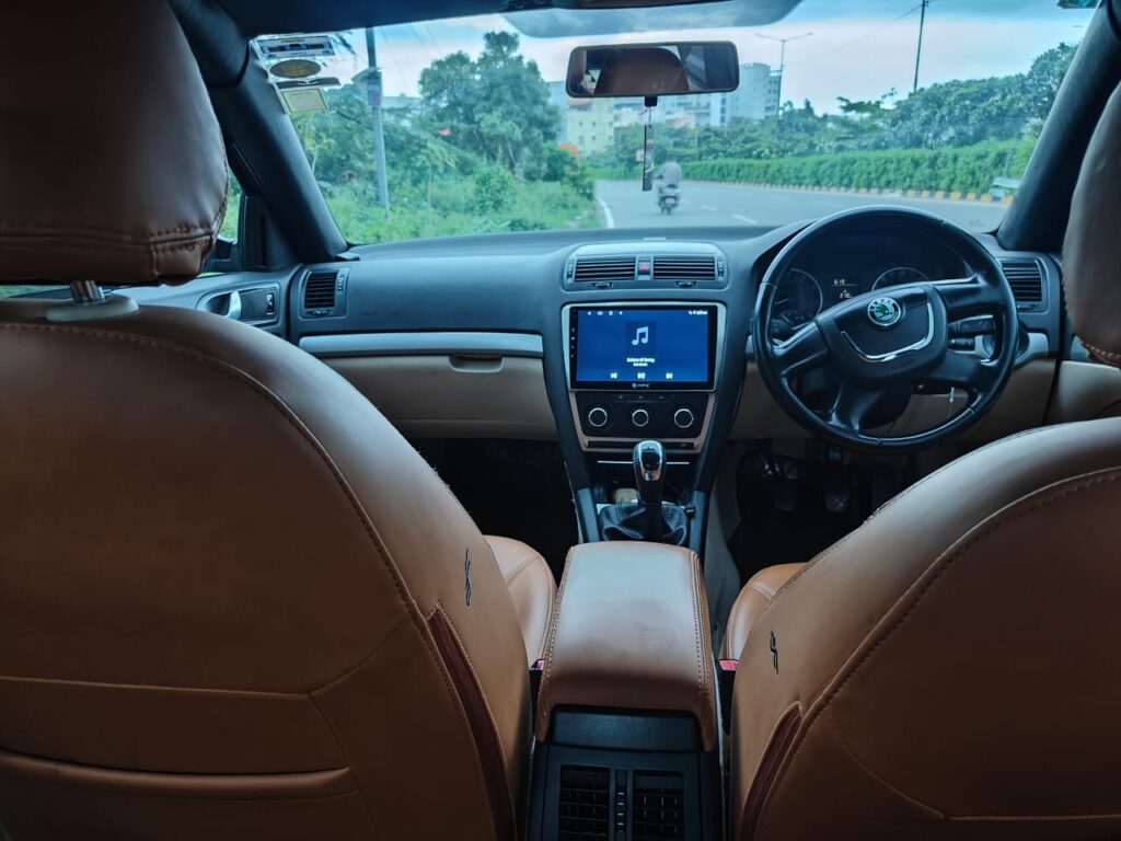 '11 Skoda Laura TSI