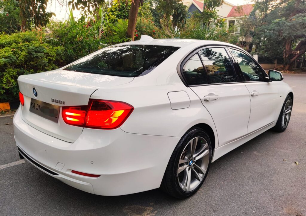 '14 BMW 3 Series (328i Sportline)