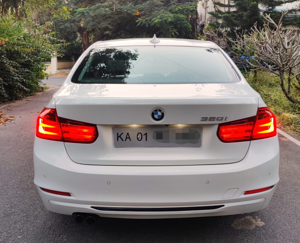 '14 BMW 3 Series (328i Sportline)