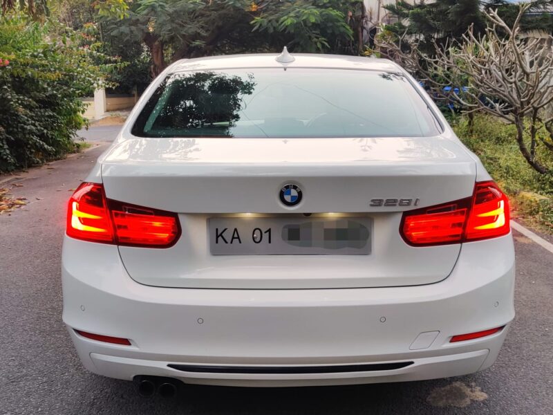 '14 BMW 3 Series (328i Sportline)