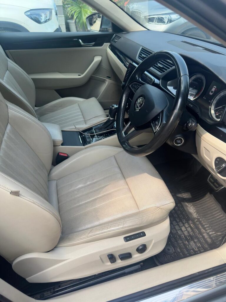 '19 Skoda Superb L&K TSI