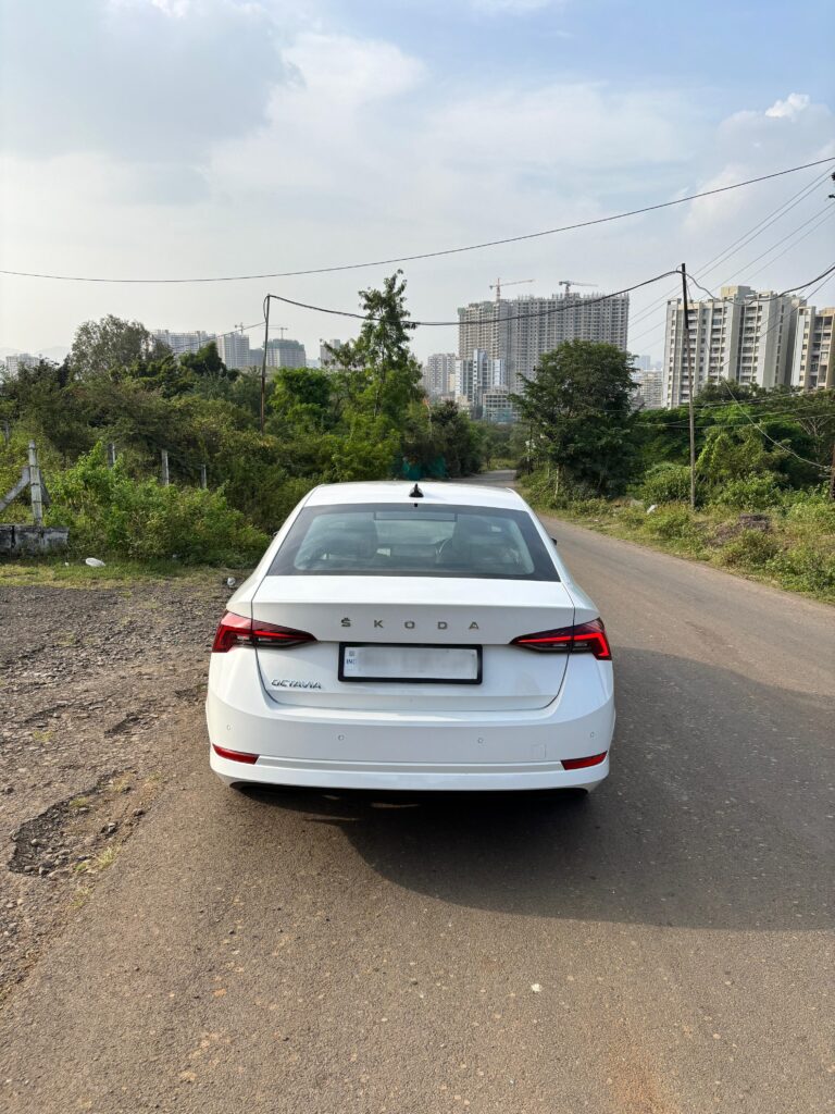 '22 Skoda Octavia Style 2.0 TSI.