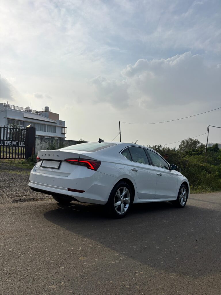 '22 Skoda Octavia Style 2.0 TSI.