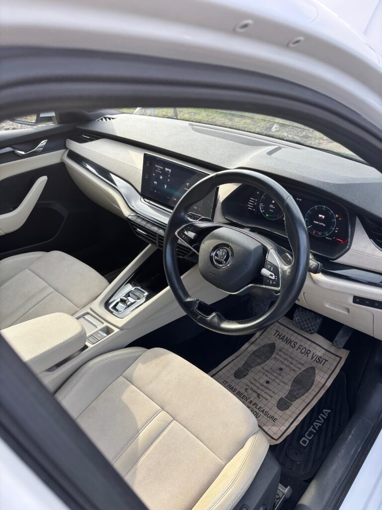 '22 Skoda Octavia Style 2.0 TSI.