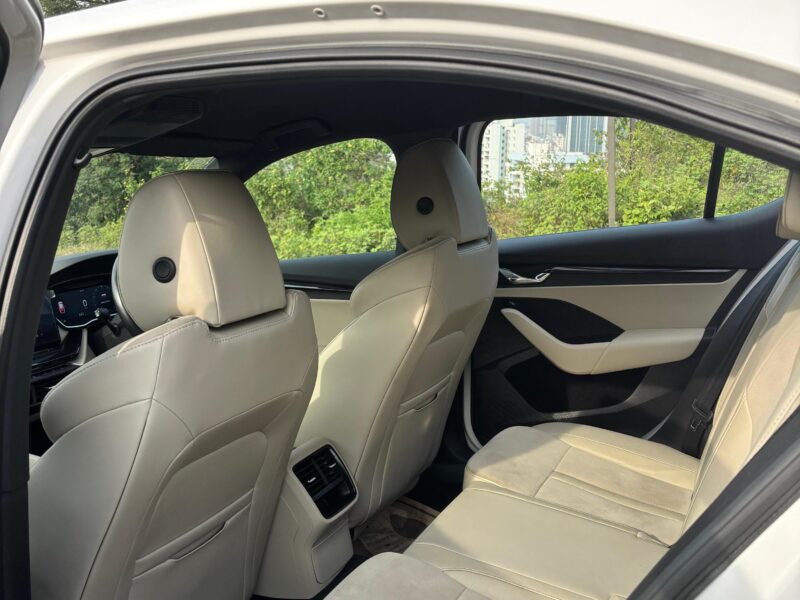 '22 Skoda Octavia Style 2.0 TSI.