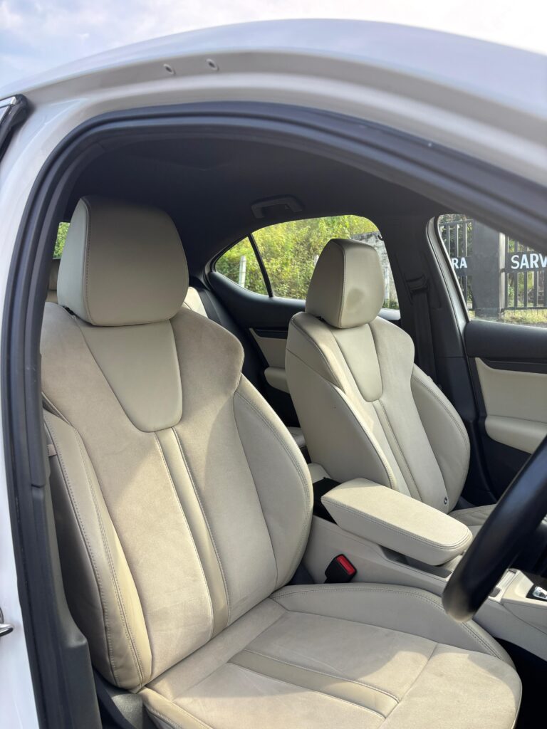 '22 Skoda Octavia Style 2.0 TSI.