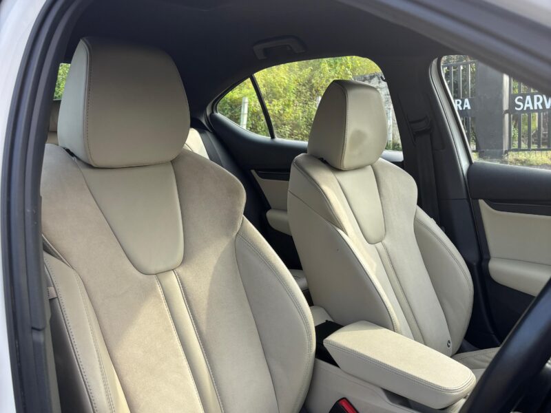 '22 Skoda Octavia Style 2.0 TSI.