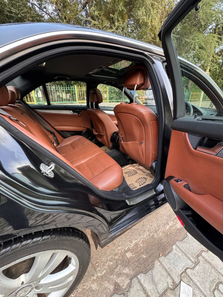 '10 Mercedes Benz C250 v6