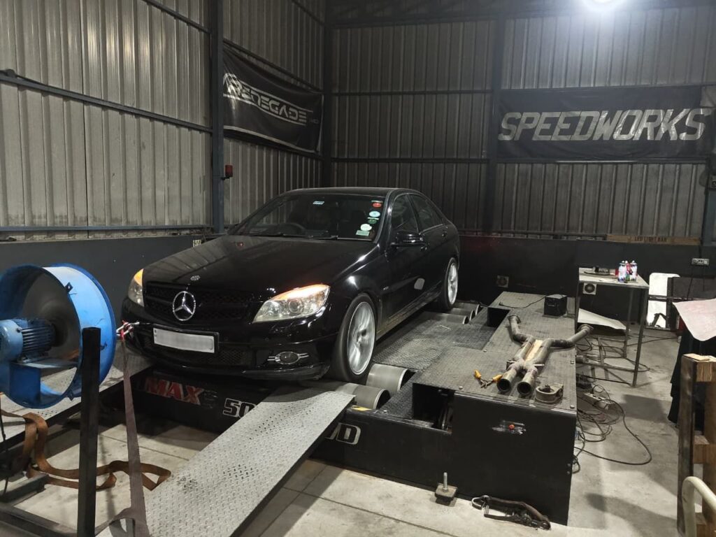 '10 Mercedes Benz C250 v6