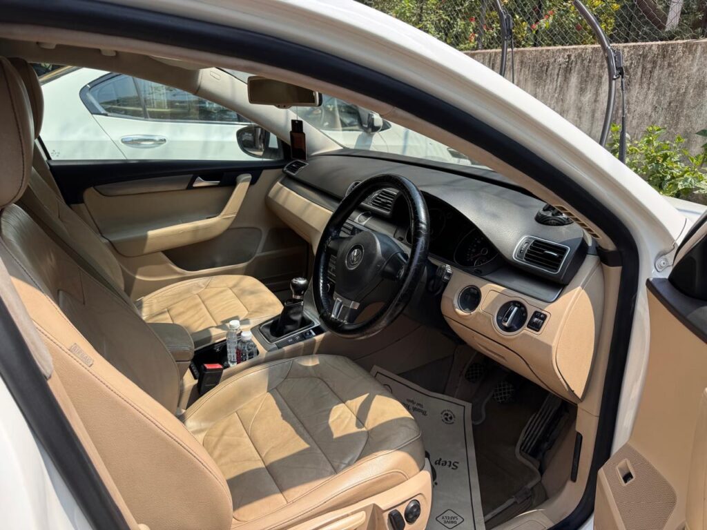 '13 VW Passat 2.0TDI Manual!