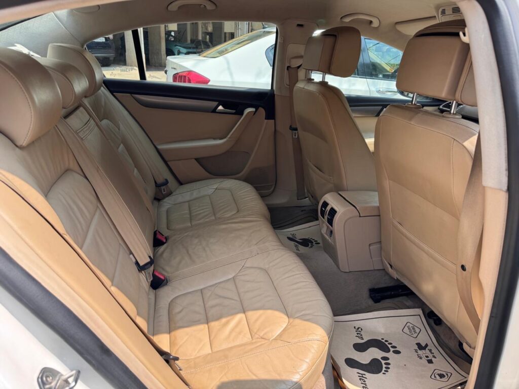 '13 VW Passat 2.0TDI Manual!