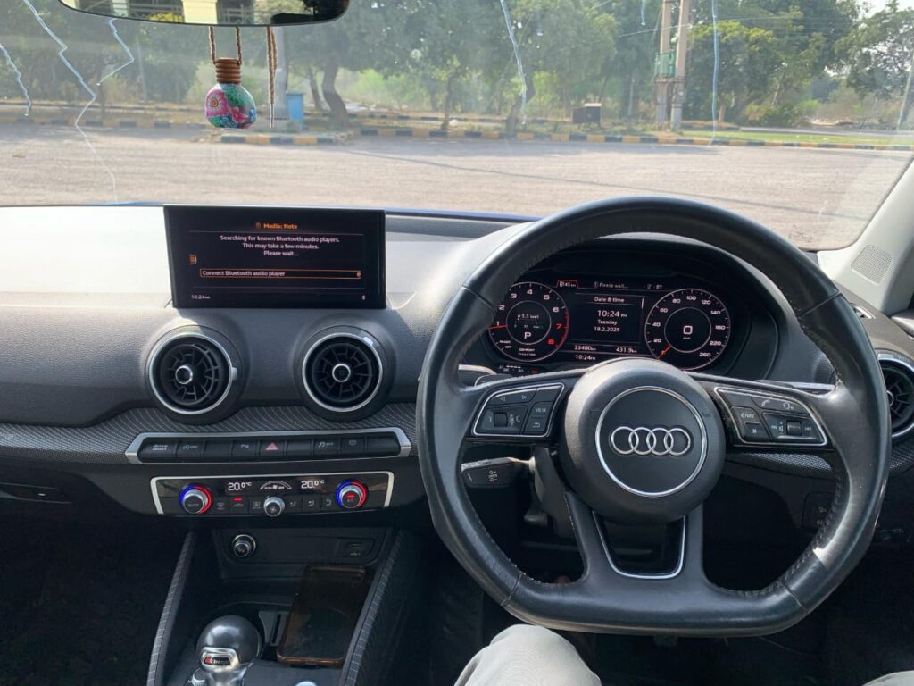 '21 Audi Q2 Technology bone stock!