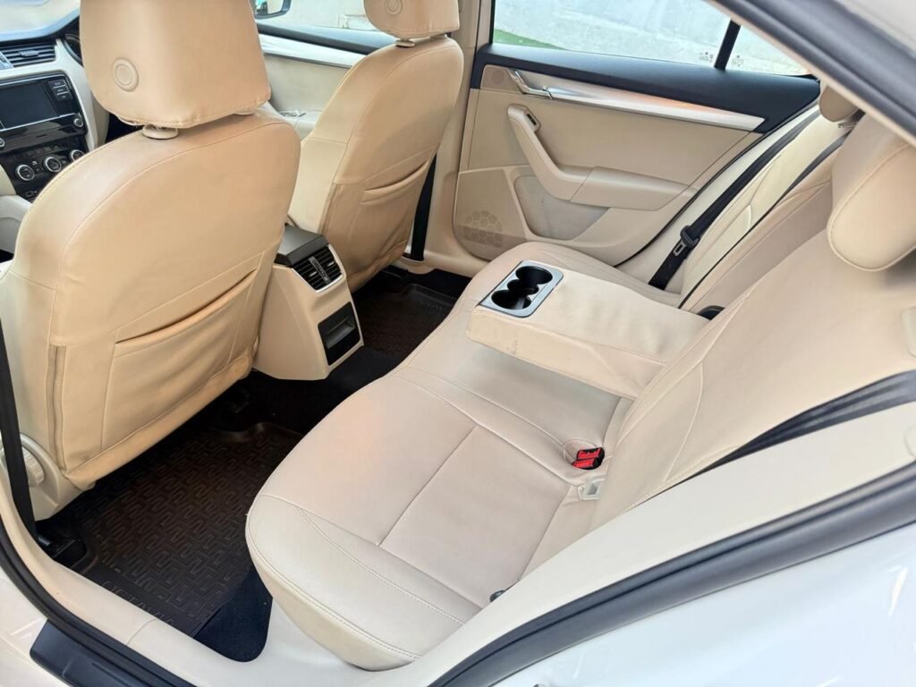 '18 Skoda Octavia 1.4TSI MT!