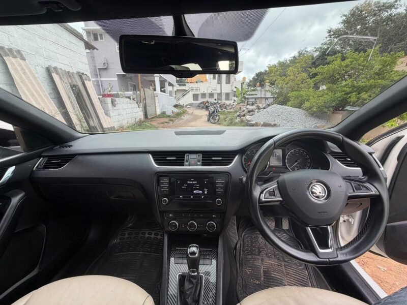 '14 Skoda Octavia Style Plus 1.8TSI AT