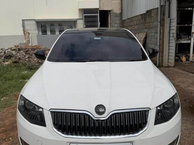 '14 Skoda Octavia Style Plus 1.8TSI AT