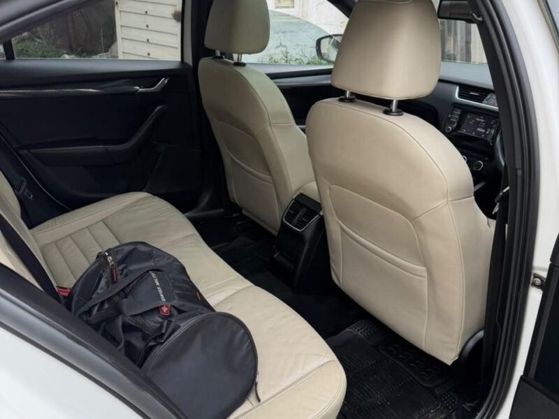 '14 Skoda Octavia Style Plus 1.8TSI AT