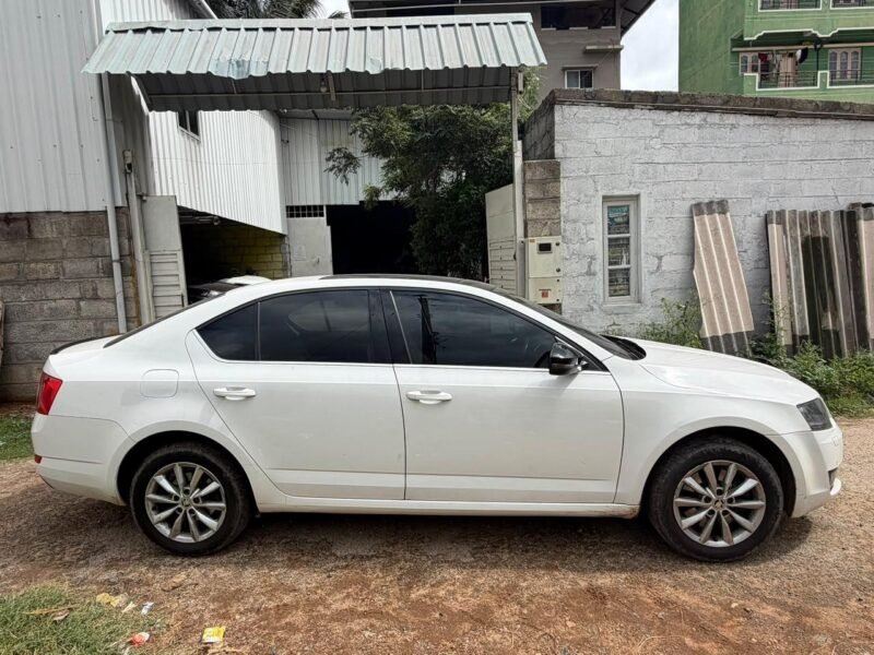 '14 Skoda Octavia Style Plus 1.8TSI AT