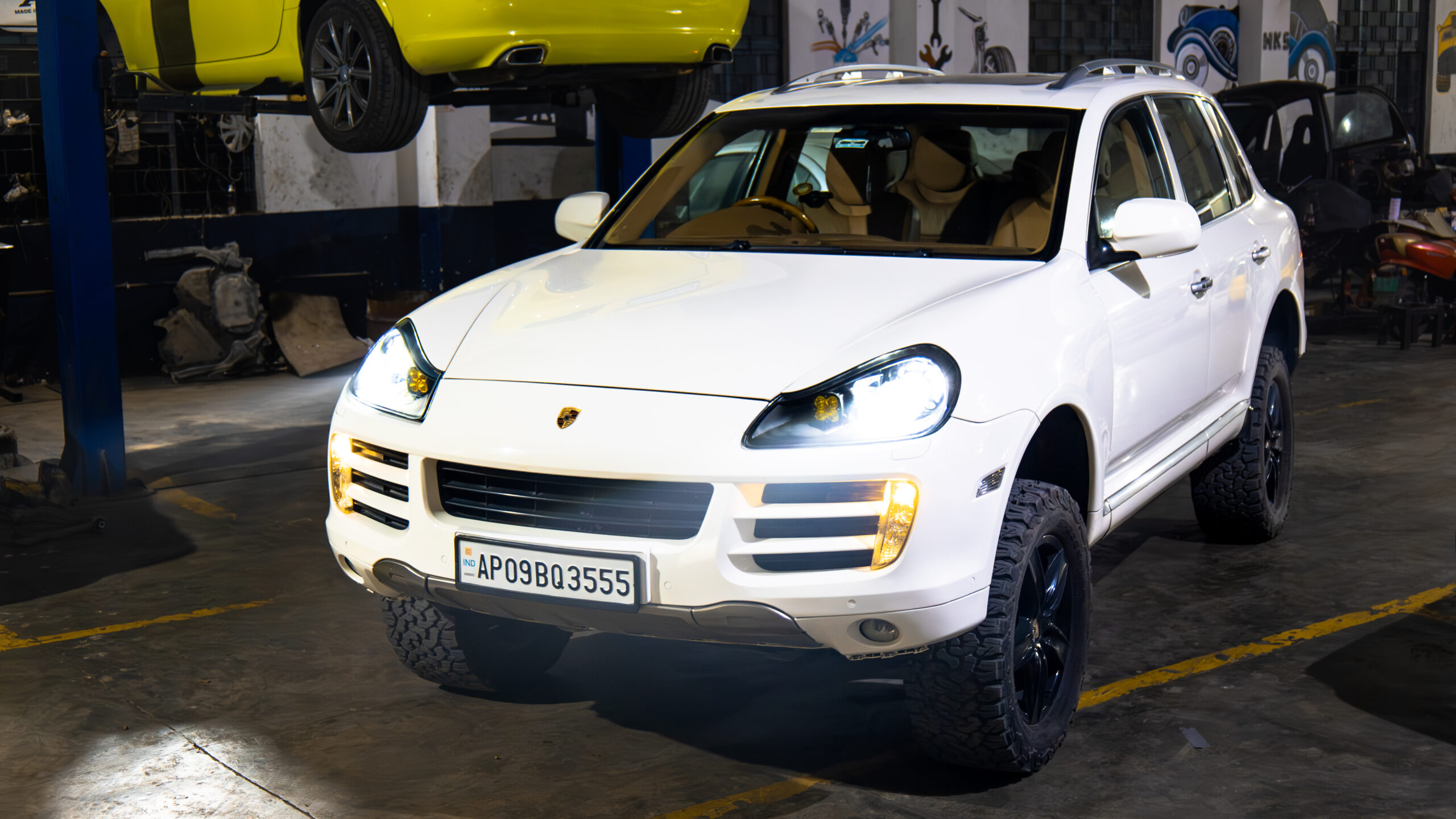 This LIFTED Porsche Cayenne is A Perfect Example Of A Budget Offroader Under Rs.15 Lakhs!